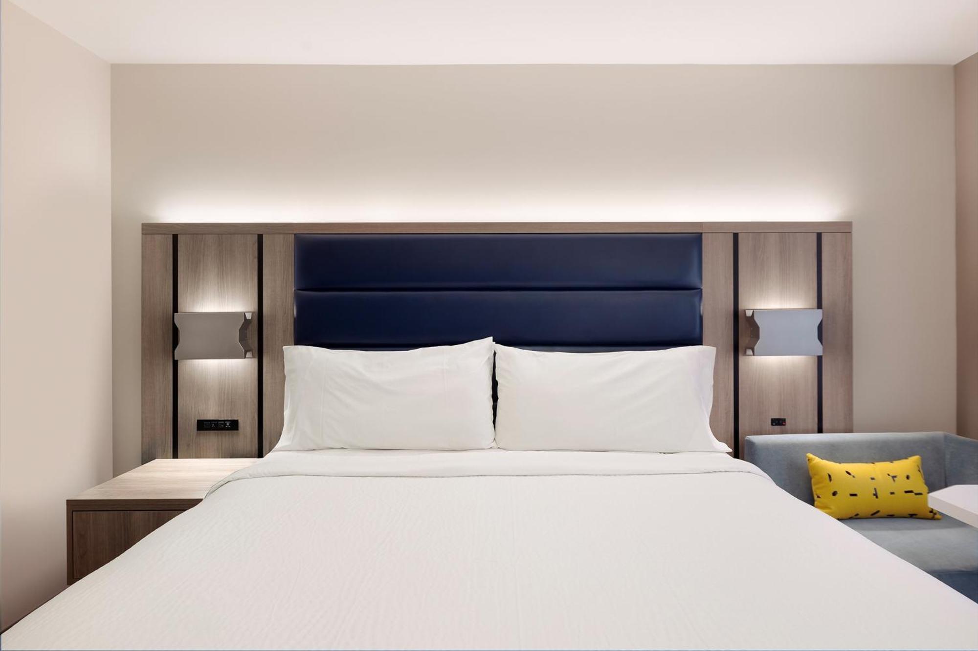 Khách sạn Express Chelsea By Ihg