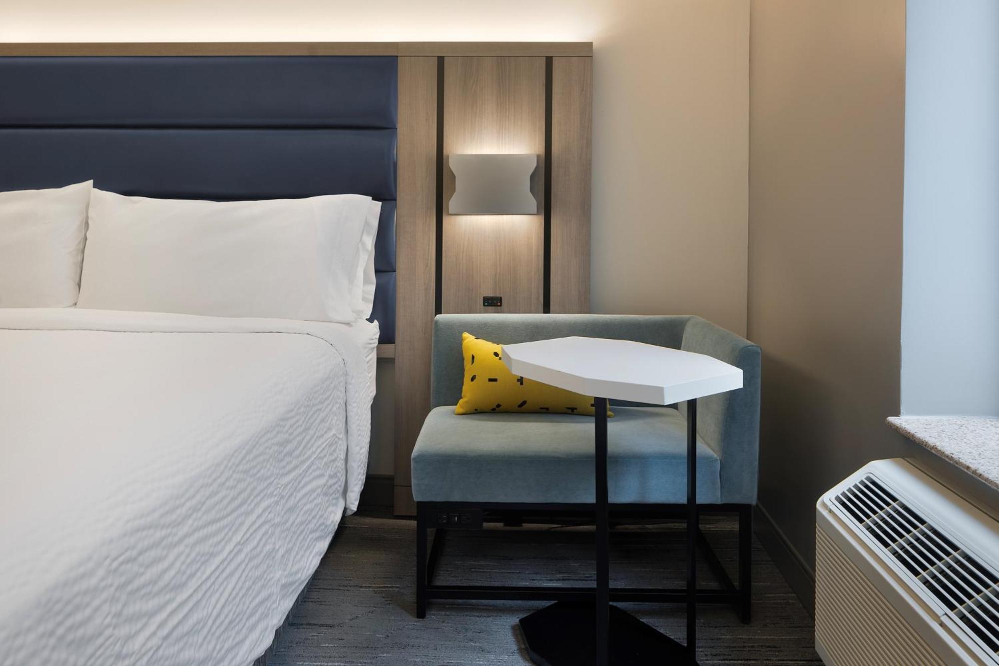 Express Chelsea By Ihg Khách sạn
