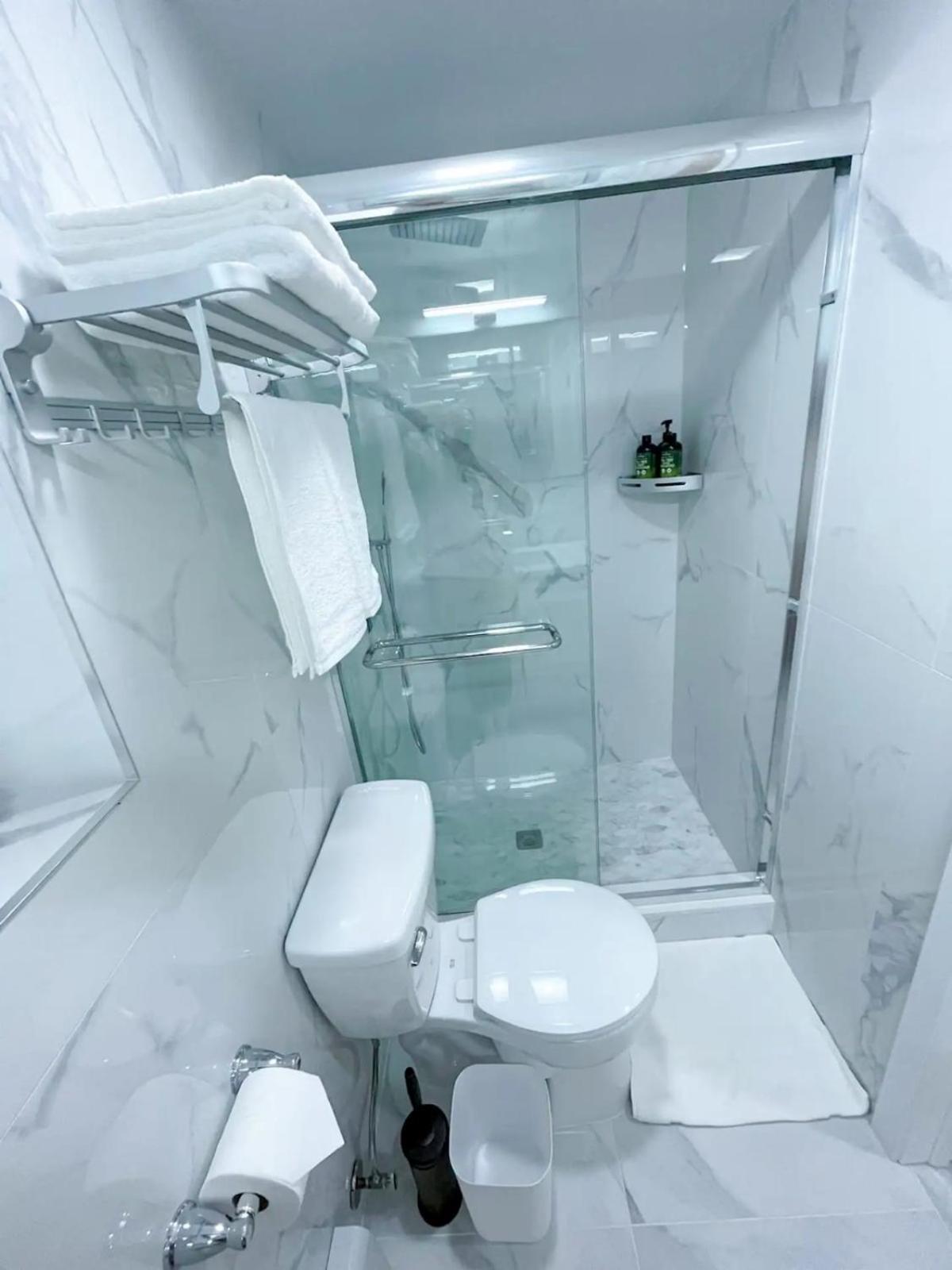 Chic Flushing Retreat, Newly Renovated Suites For Homestay New York