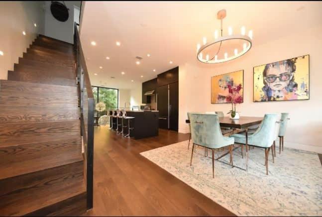 Harlem New Multi-million Dollar Manhattan Brownstone Holiday home *