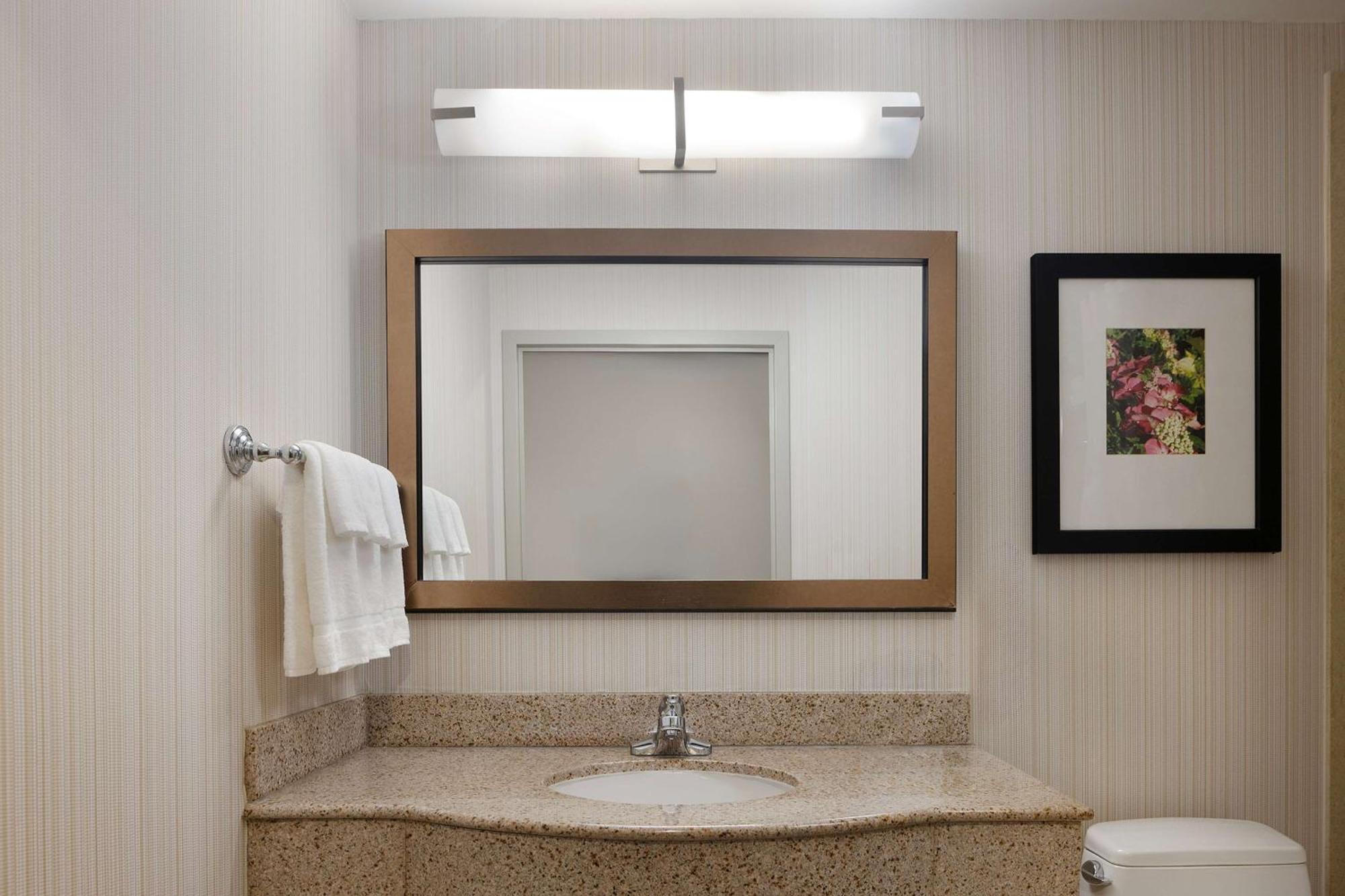 Hilton Garden Queens Jfk - Newly Renovated Khách sạn 3*