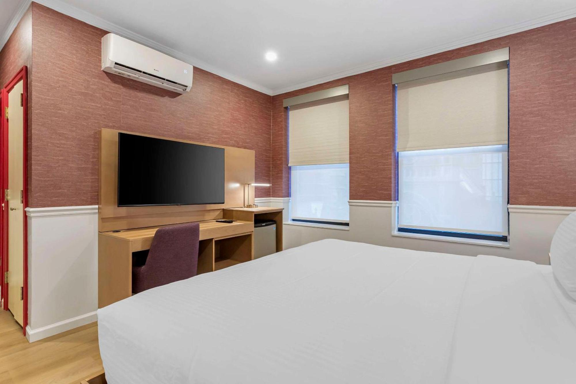 Khách sạn The Mayfair Times Square, Ascend Collection