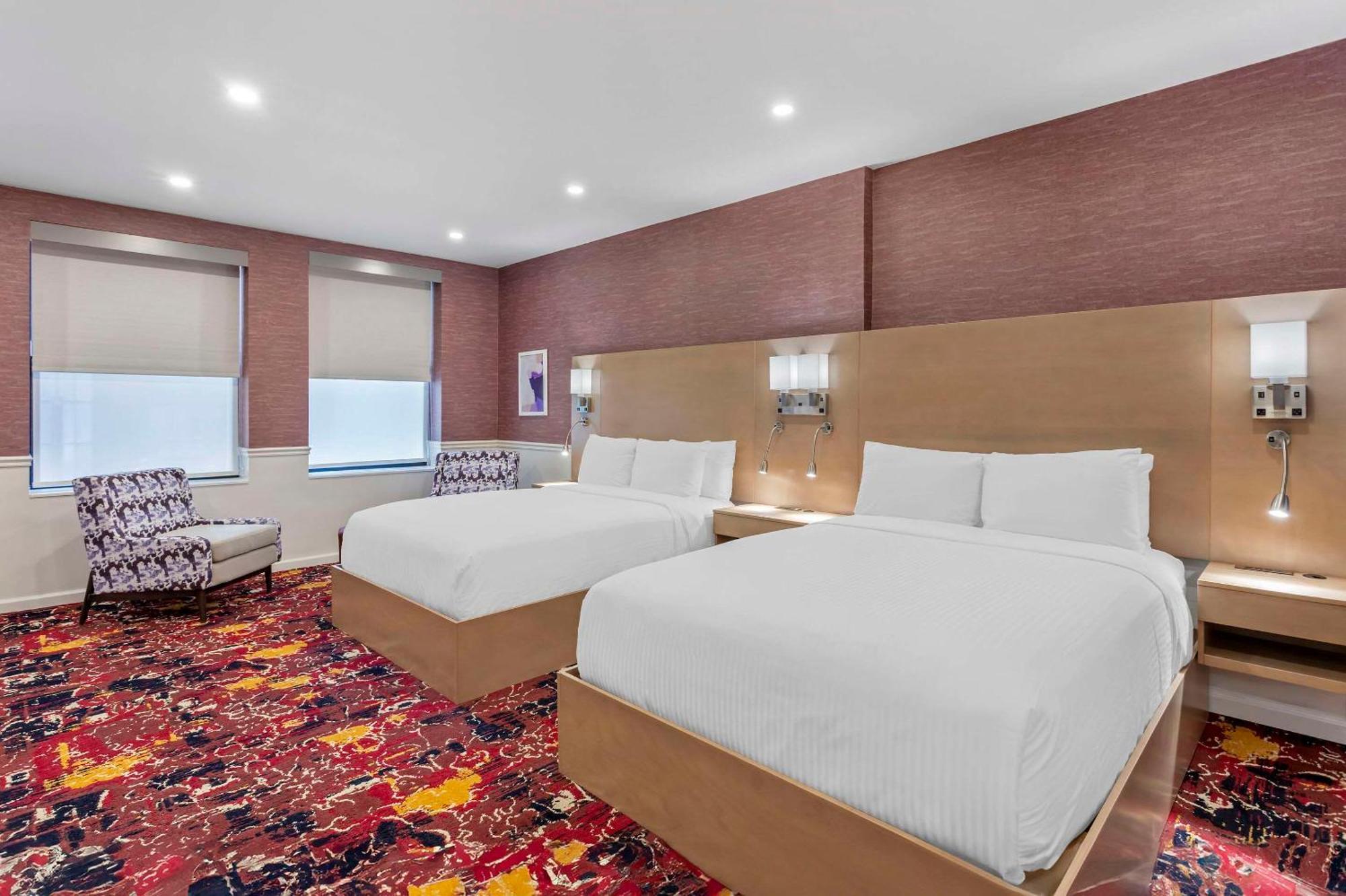 The Mayfair Times Square, Ascend Collection Khách sạn 3*