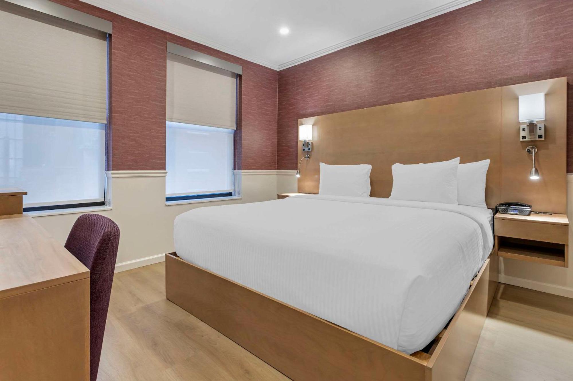 The Mayfair Times Square, Ascend Collection Khách sạn 3*
