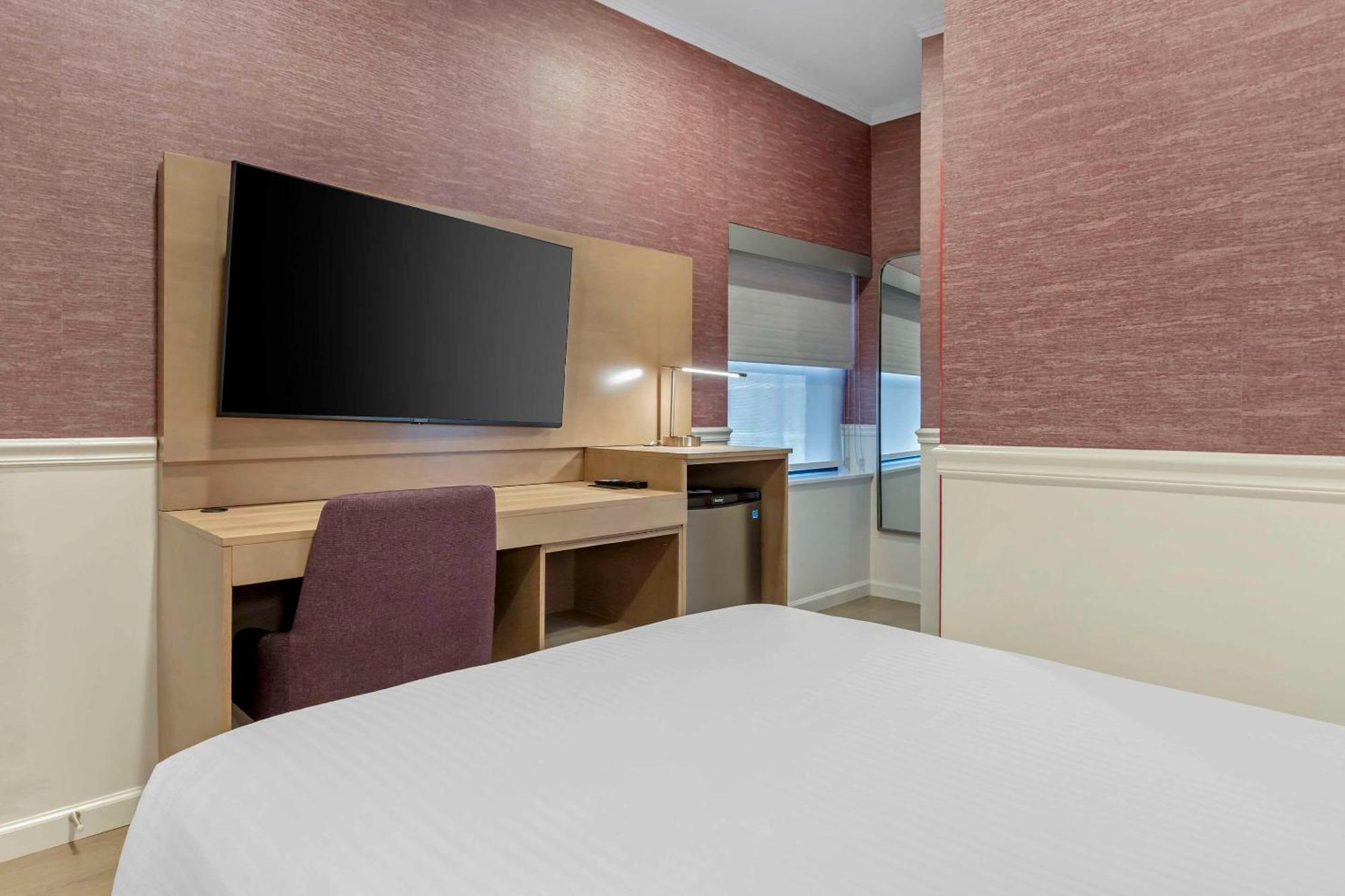 The Mayfair Times Square, Ascend Collection Khách sạn 3*