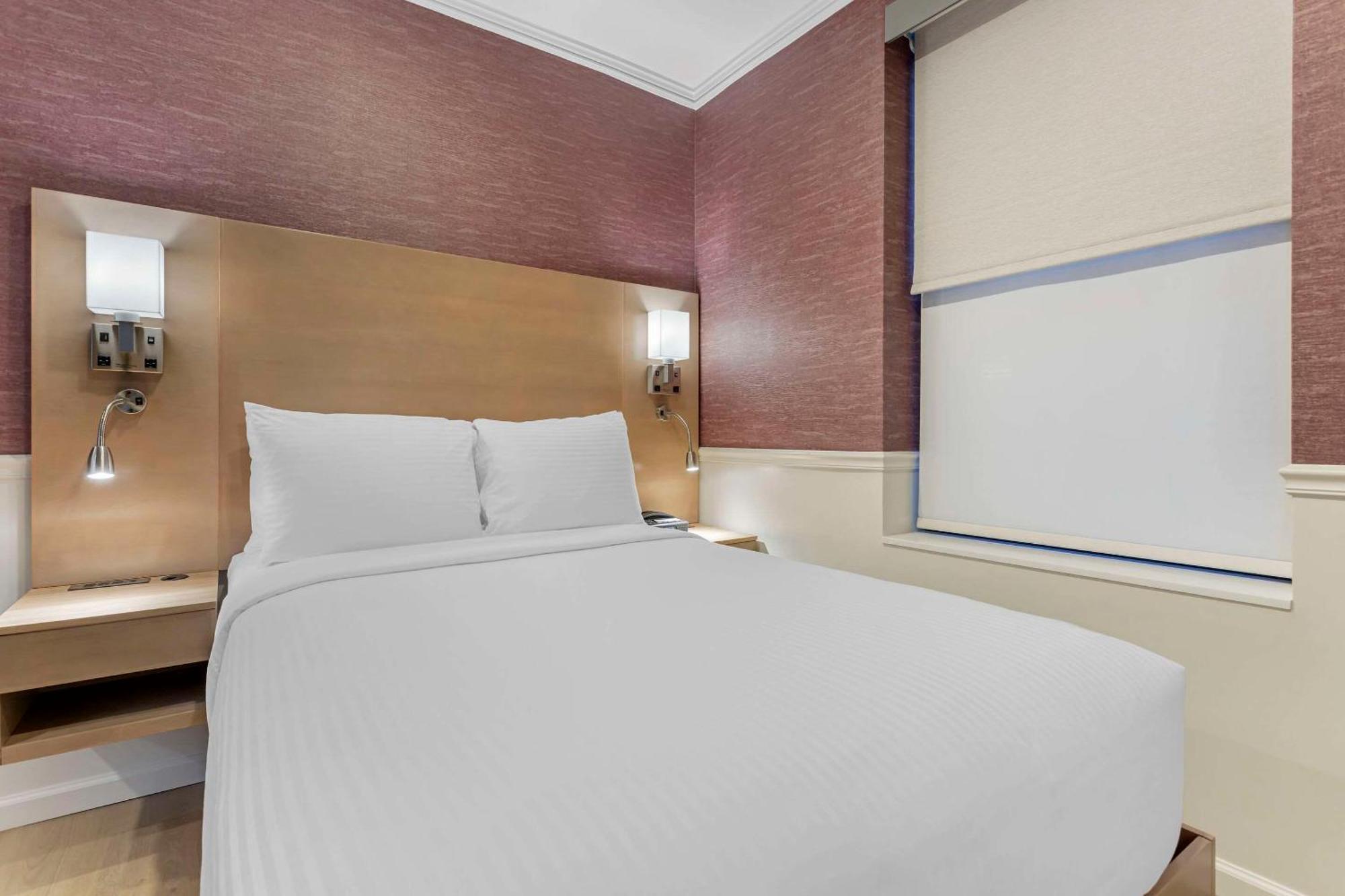 Khách sạn The Mayfair Times Square, Ascend Collection 3*
