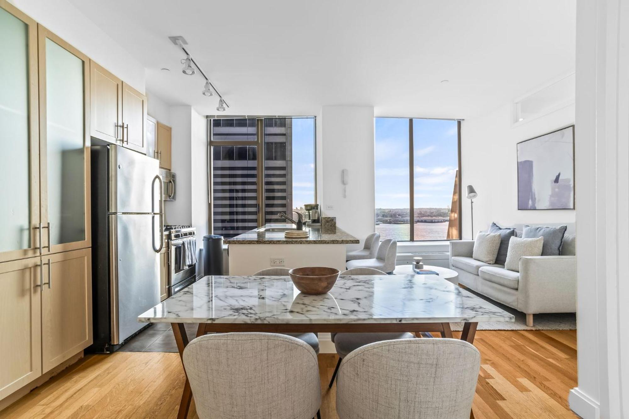 Apartment Downtown Modern With 3br And 2ba *