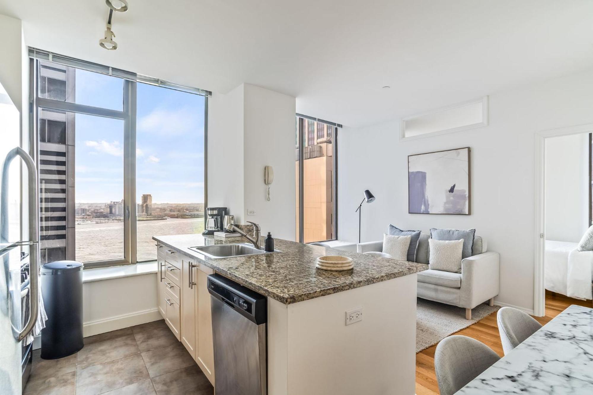Downtown Modern With 3br And 2ba New York