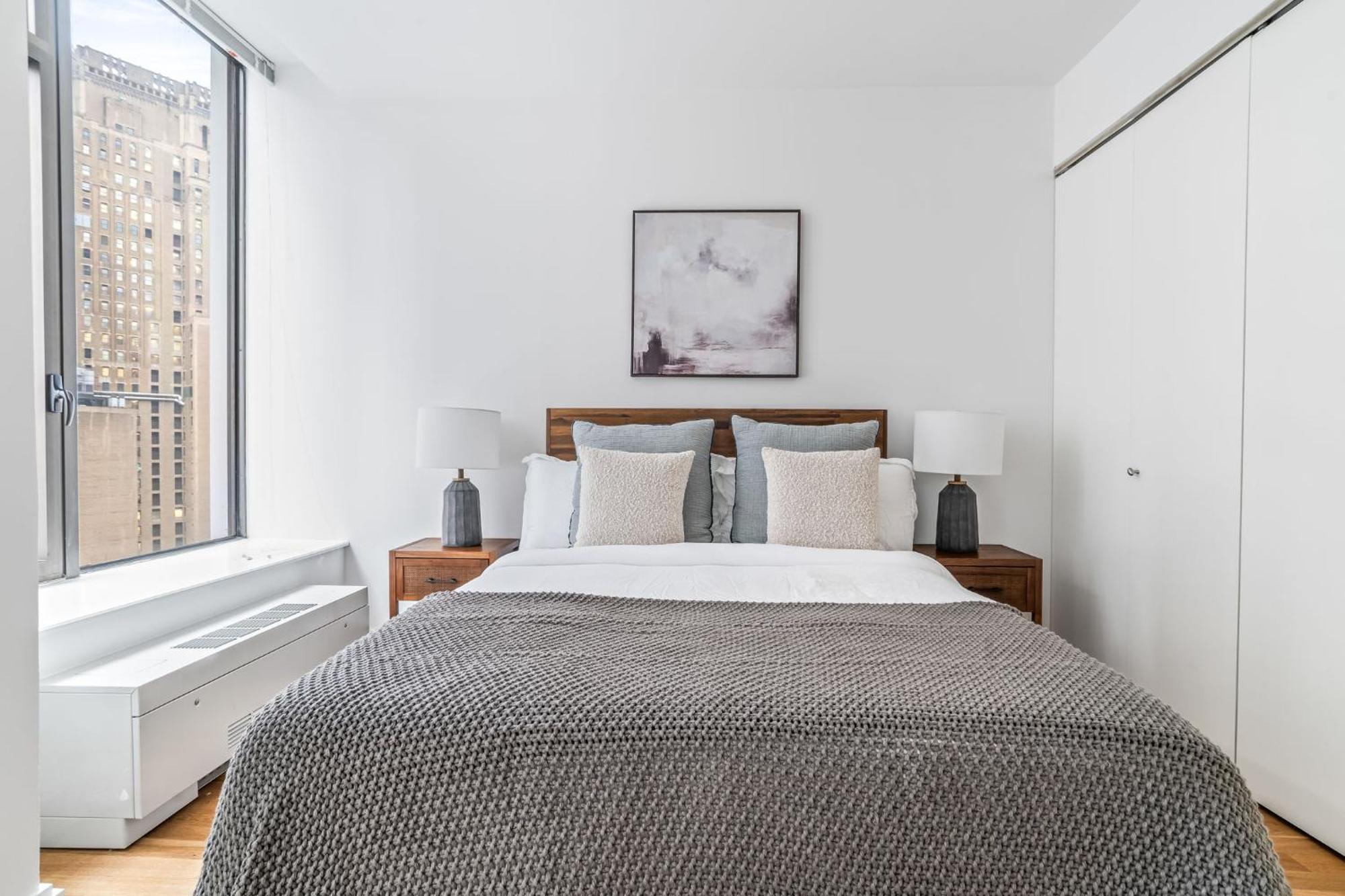 Apartment Downtown Modern With 3br And 2ba *