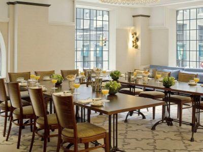 Khách sạn The Benjamin Royal Sonesta 5*