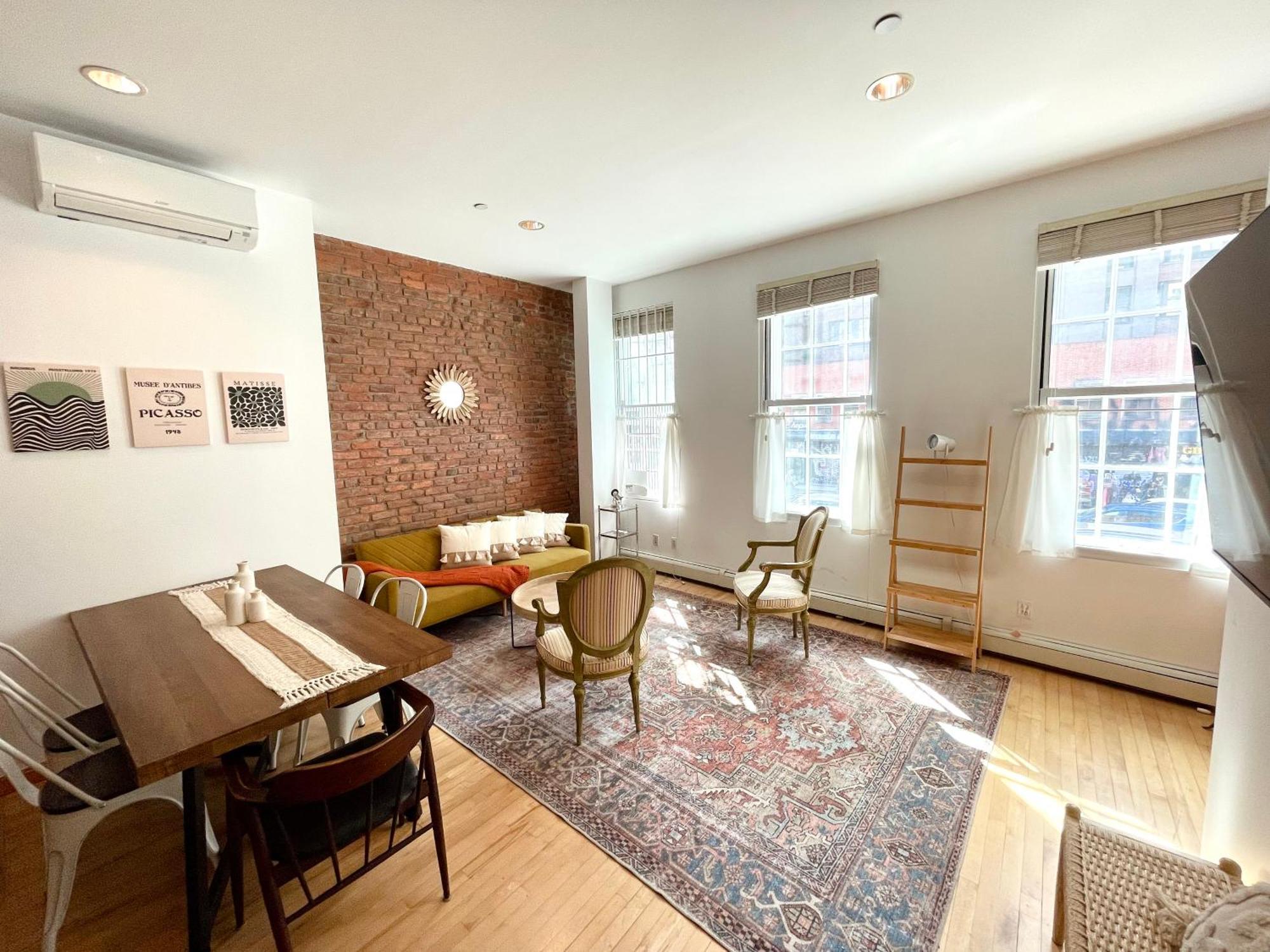 Căn hộ Gorgeous Soho Duplex Brownstone *