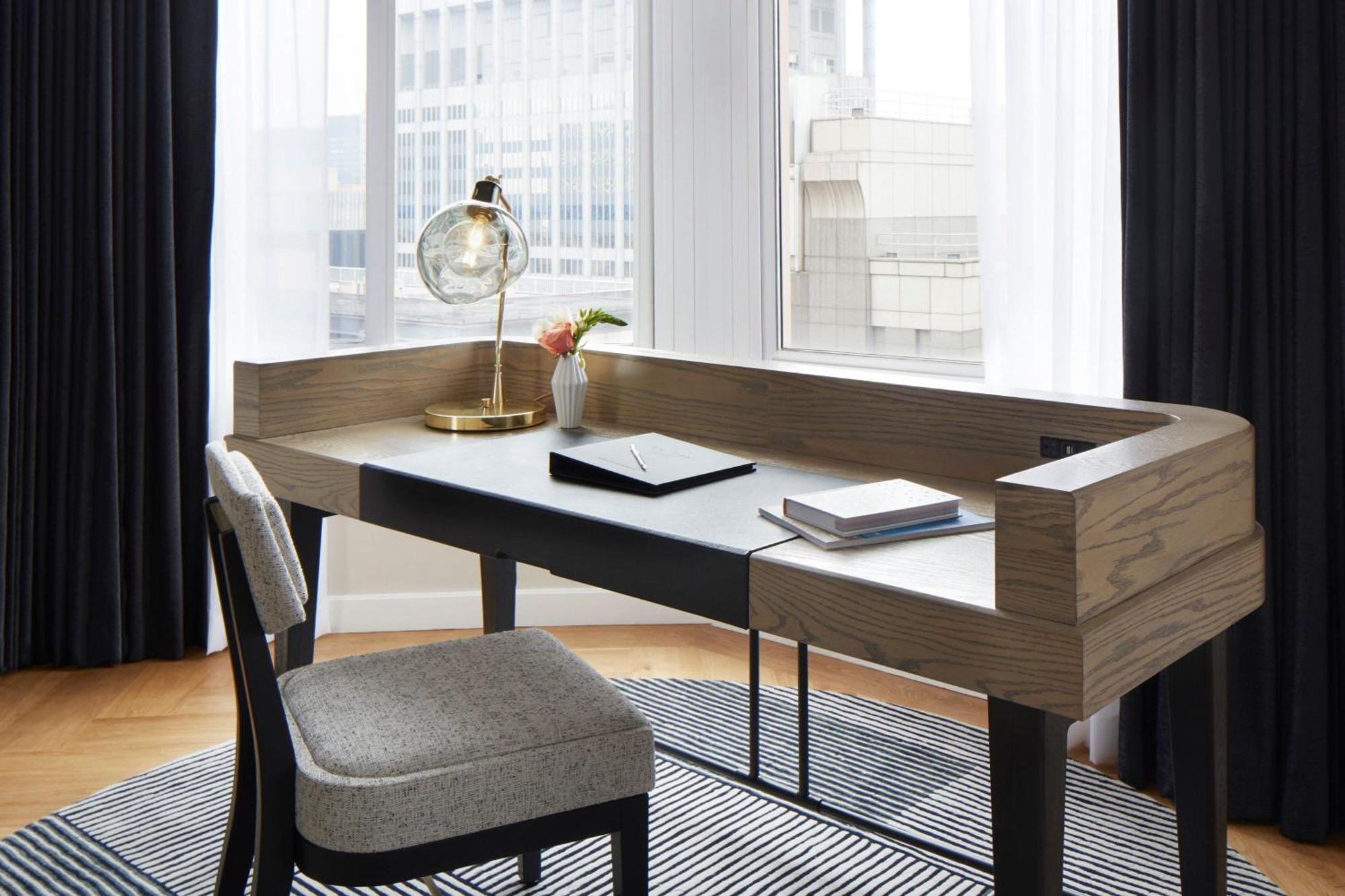 The Luxury Collection Manhattan Midtown Khách sạn 5*