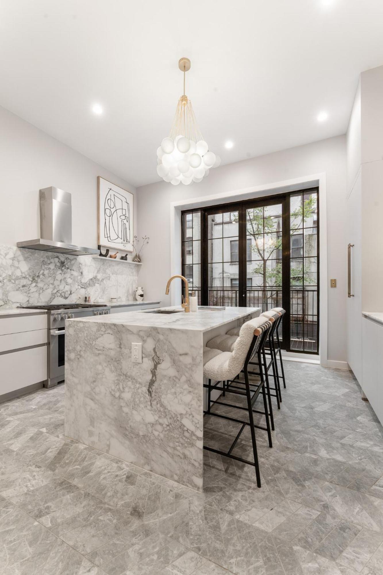 Luxurious Harlem With Modern Amenities, Outdoor Patio! Nova York