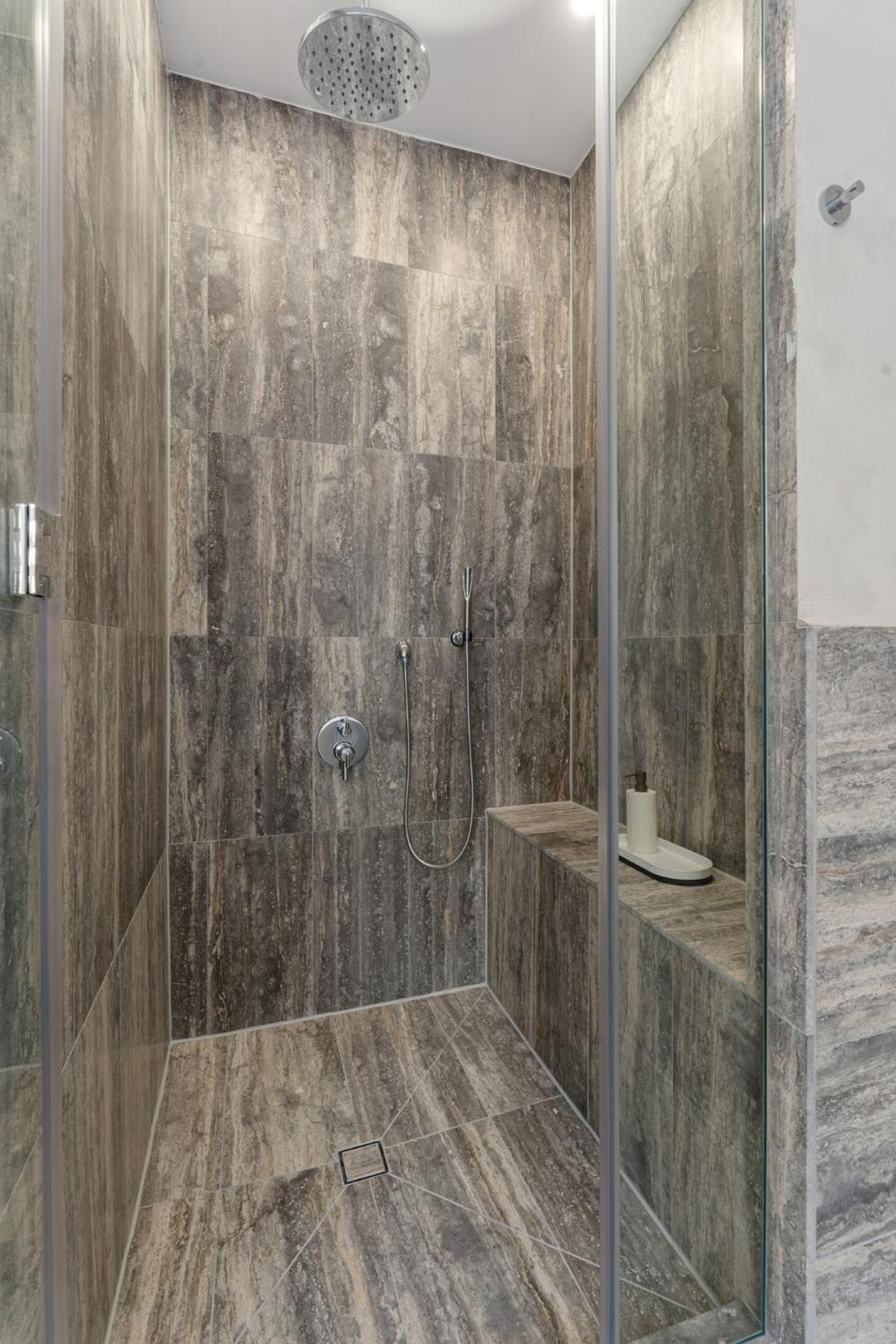 Luxurious Harlem With Modern Amenities, Outdoor Patio! Apartamento