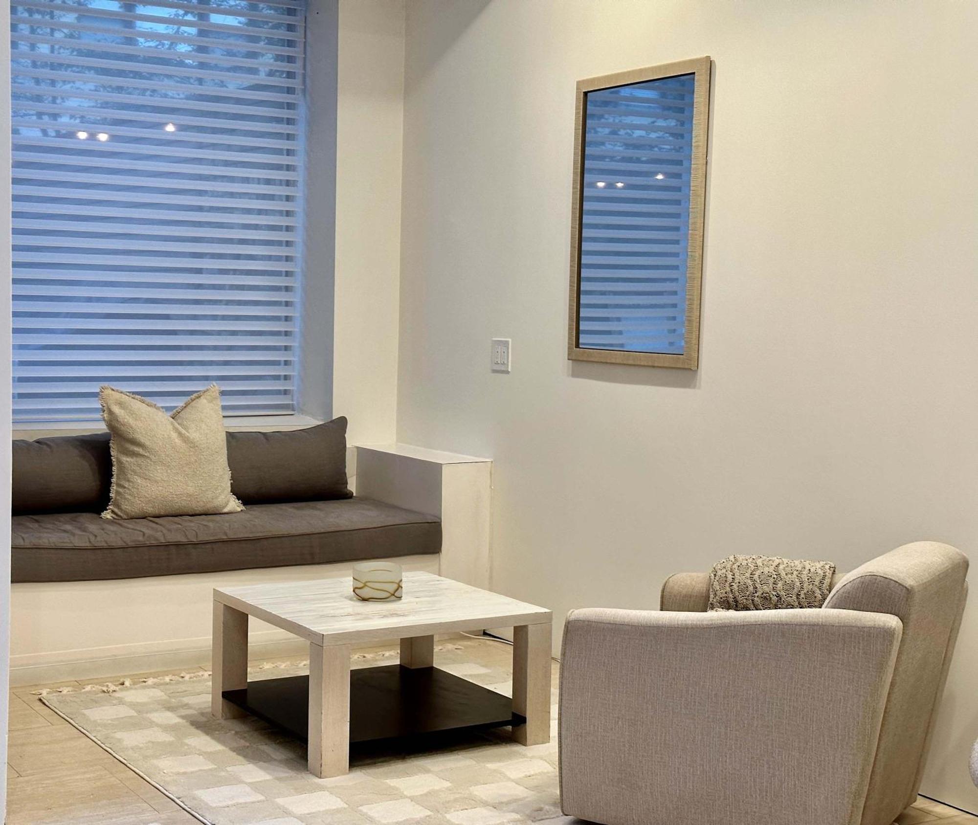 Private Townhome Near Un Nova York