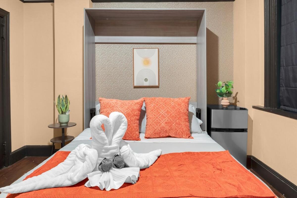 Stunning In Heart Of With Gym & Căn hộ New York