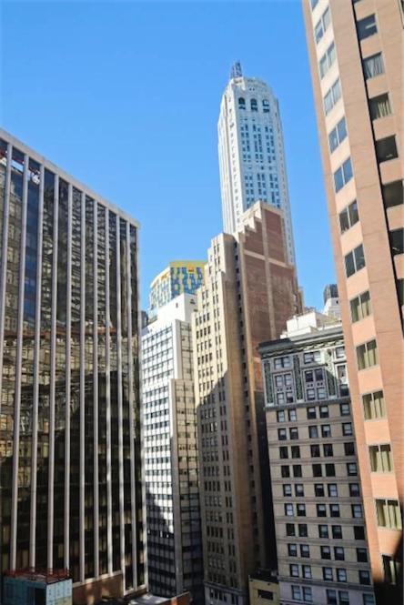 Outstanding & Bright 5bdr & 2 Bth In Downtown Manhattan Apartment *