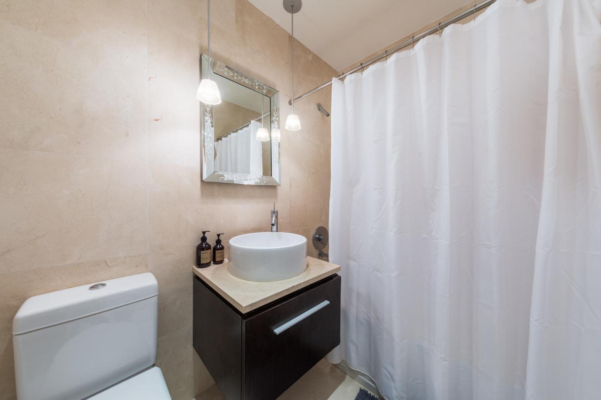 Apartment Outstanding & Bright 5bdr & 2 Bth In Downtown Manhattan