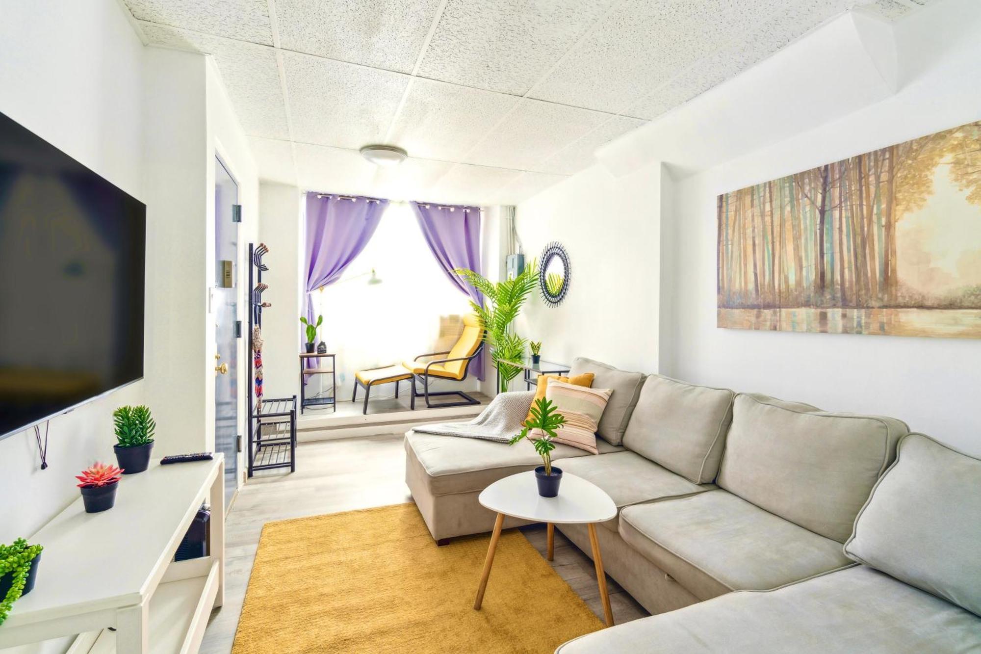 2 Bedroom Cozy Apartment *