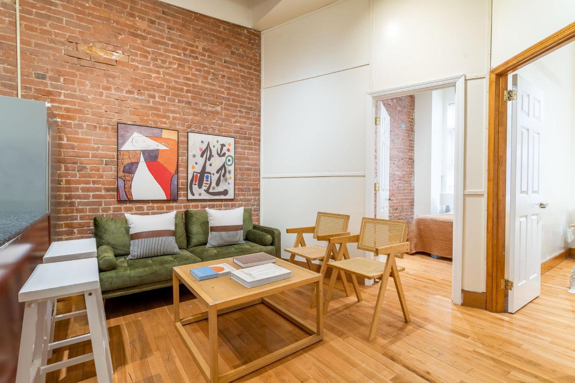 Wonderful 3br 1bath Only Steps From Times Square & Park New York