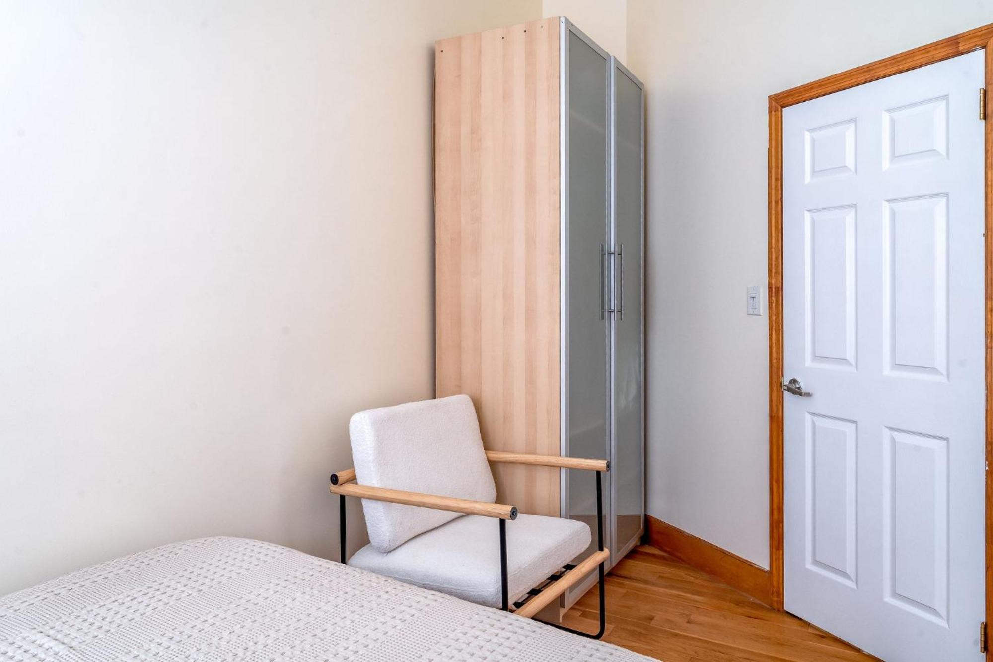 Wonderful 3br 1bath Only Steps From Times Square & Park *