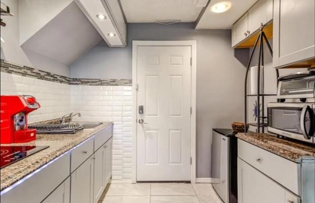 Brooklyn Spacious Space With Private Entrance, Bathroom, & Backyard - Full-kitchen Apartamento Nova York