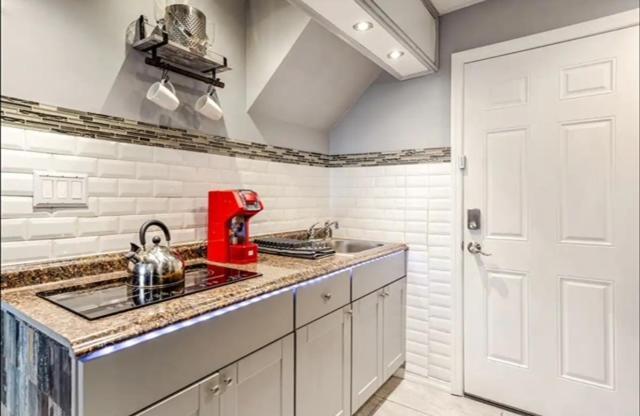 Apartamento Brooklyn Spacious Space With Private Entrance, Bathroom, & Backyard - Full-kitchen