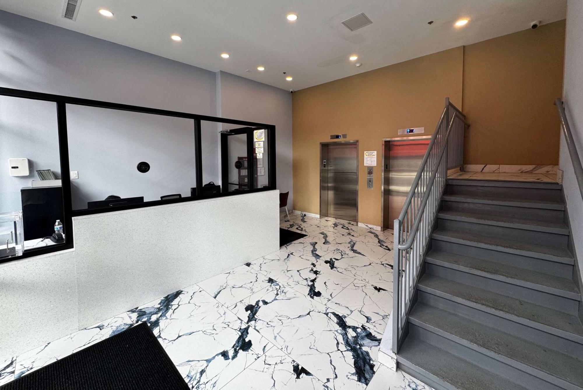 Hotel Super 8 By Wyndham Brooklyn Fulton Street Broadway Junction Nova York