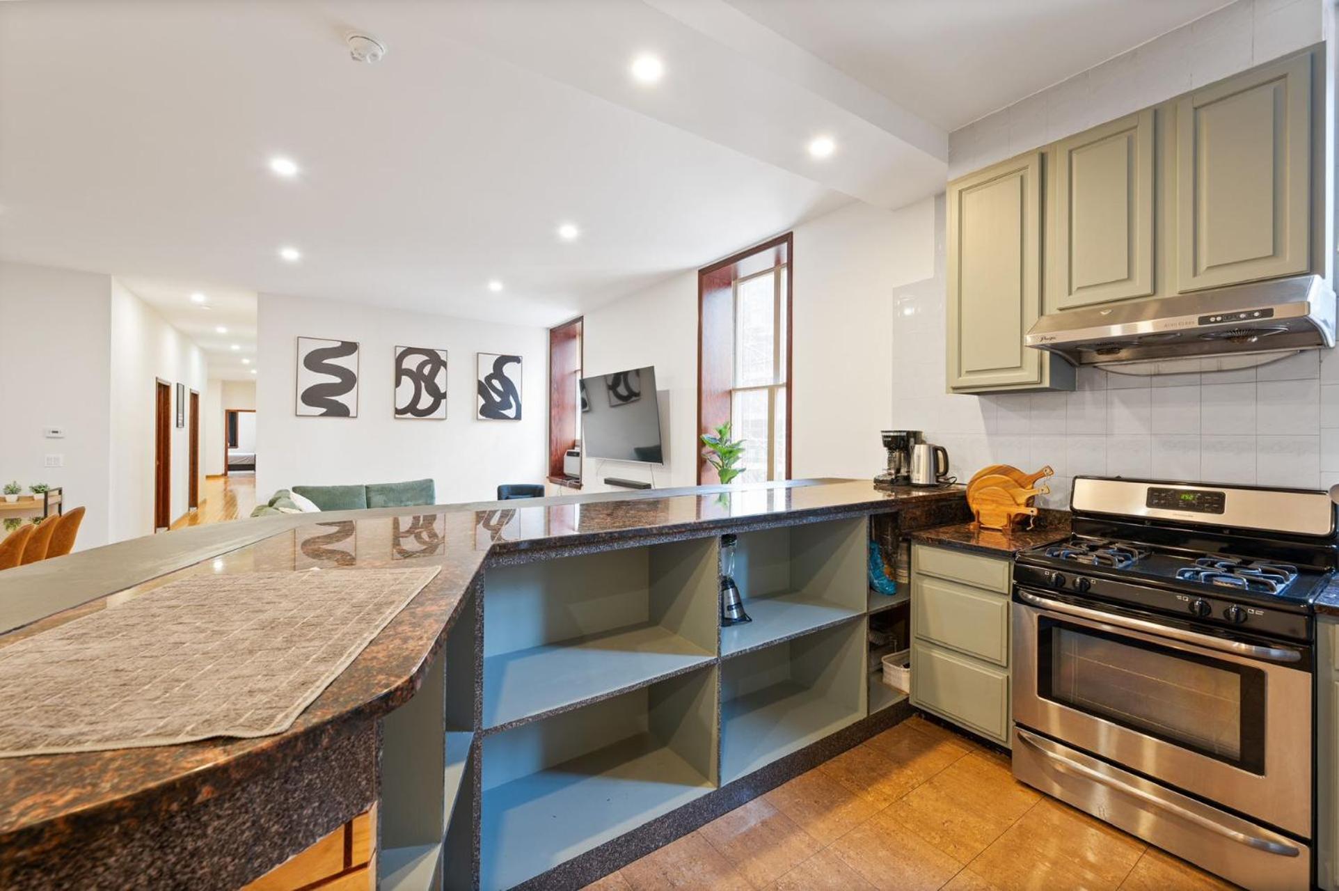 Hotel Massive Soho Loft 5bedrooms 2 Baths - 2500 Sqft