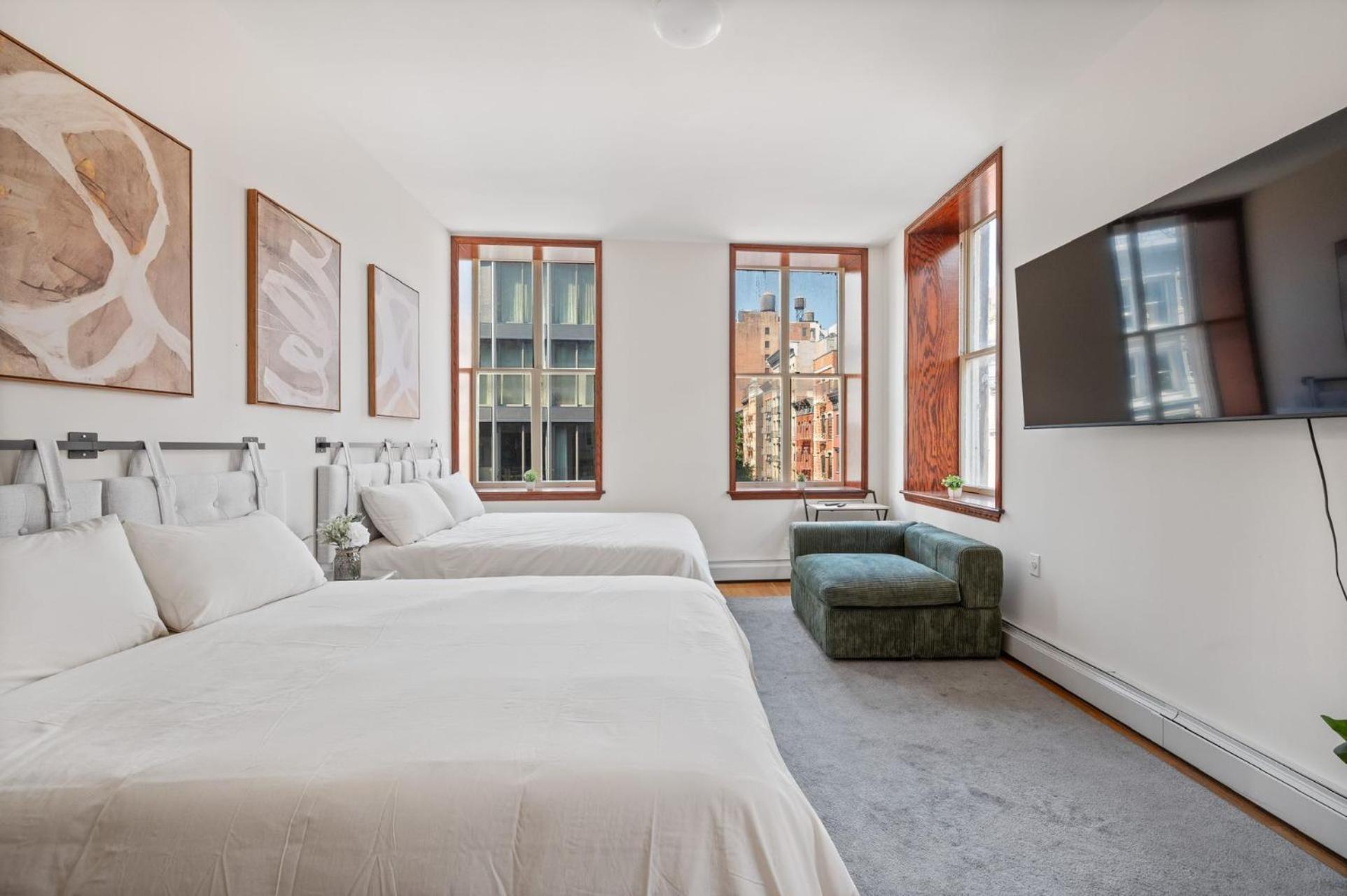 Massive Soho Loft 5bedrooms 2 Baths - 2500 Sqft Hotel