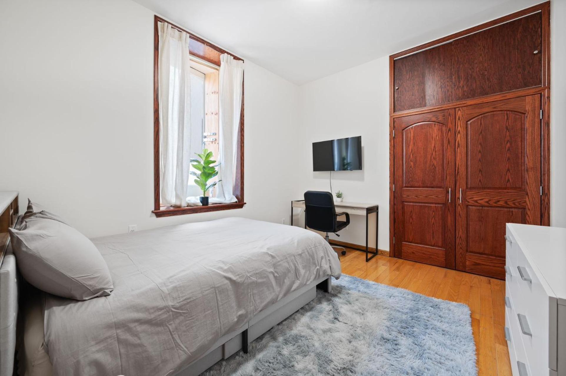Massive Soho Loft 5bedrooms 2 Baths - 2500 Sqft Hotel *