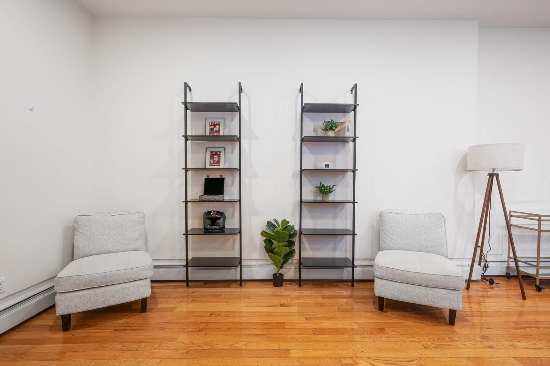 Massive Soho Loft 5bedrooms 2 Baths - 2500 Sqft Hotel