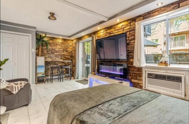 Apartamento Brooklyn Spacious Space With Private Entrance, Bathroom, & Backyard - Full-kitchen *