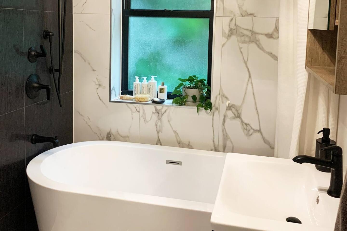 Căn hộ Two Story Luxury Brooklyn Brownstone *