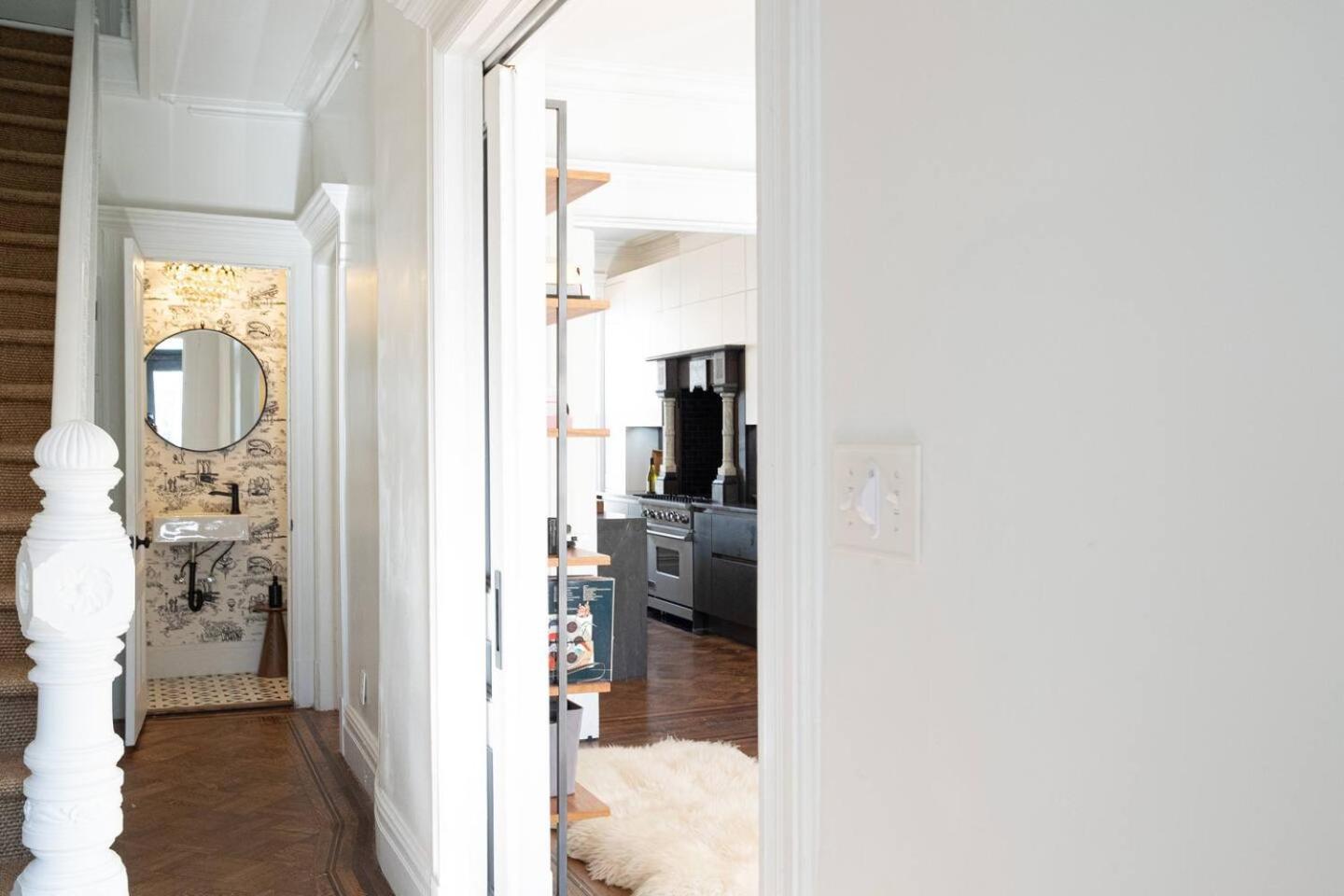 Căn hộ Two Story Luxury Brooklyn Brownstone New York