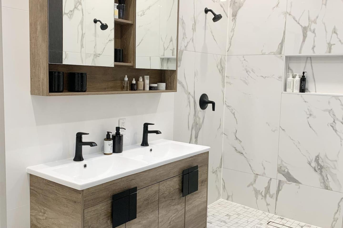 Căn hộ Two Story Luxury Brooklyn Brownstone *