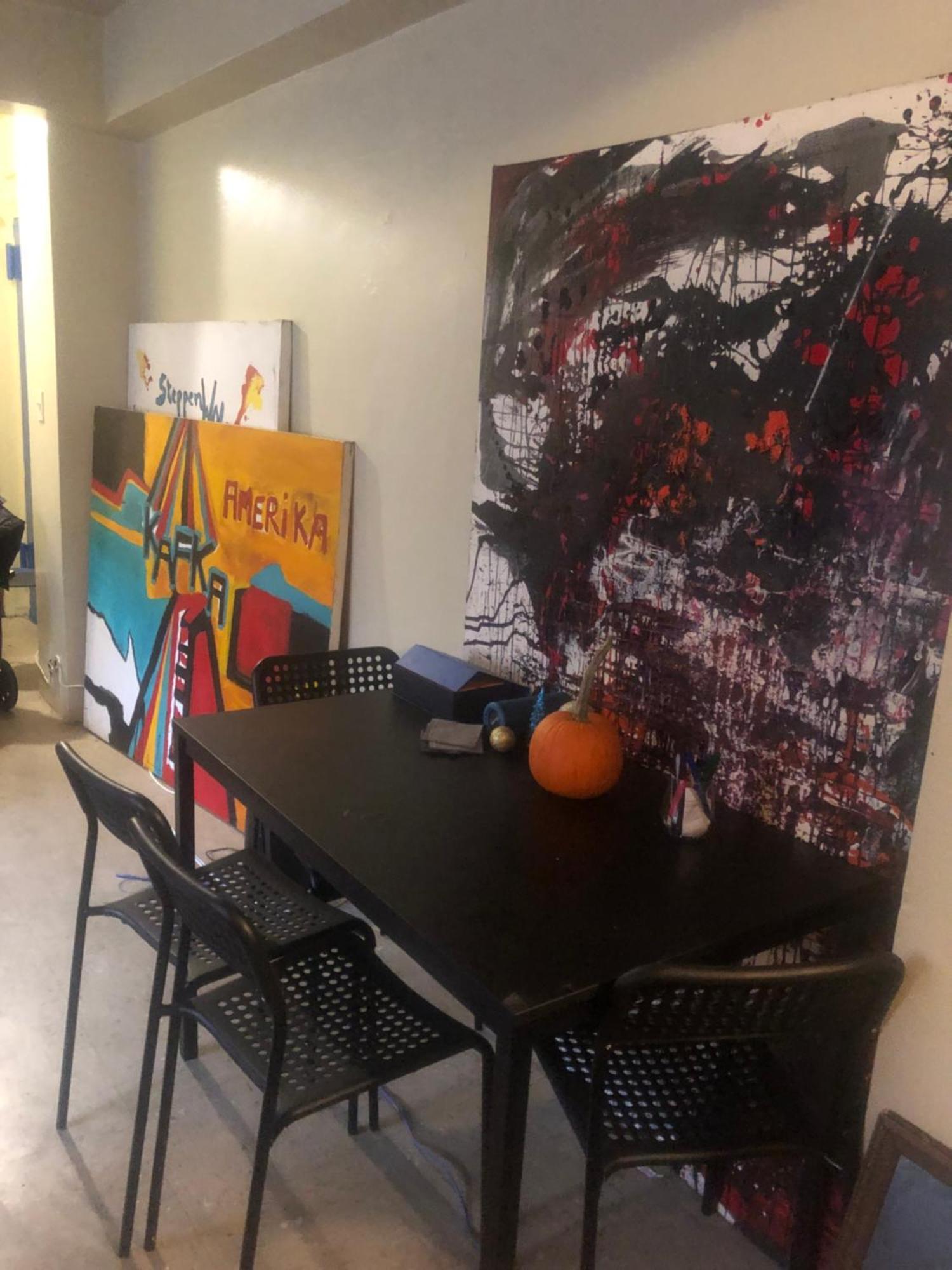 Apartment A In Anartist
