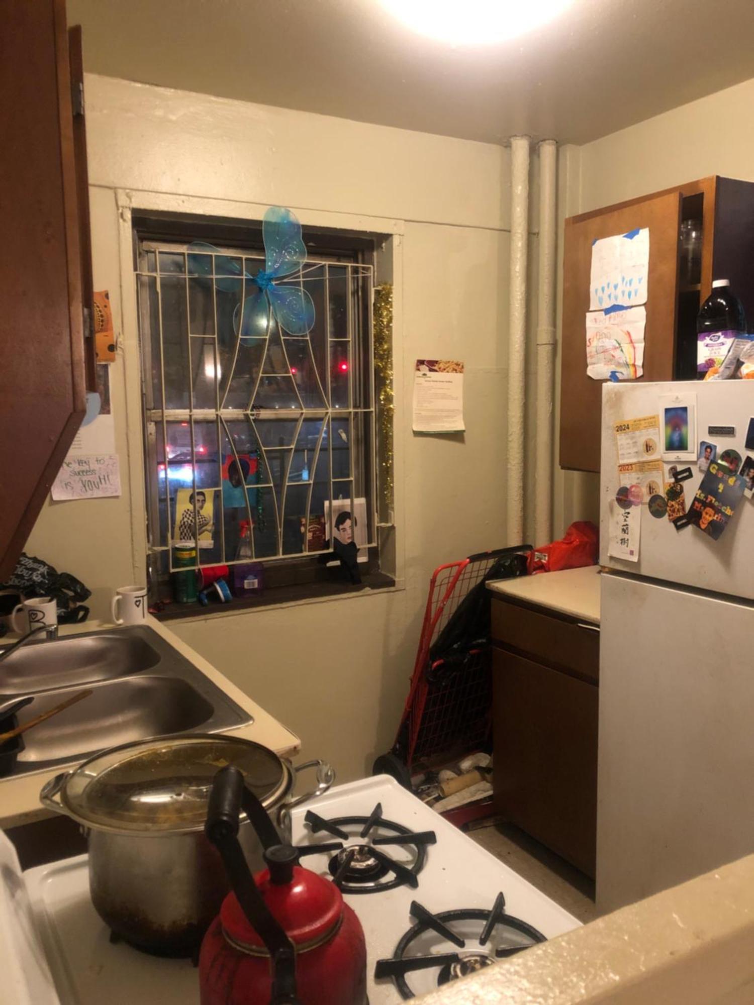 Apartment A In Anartist *