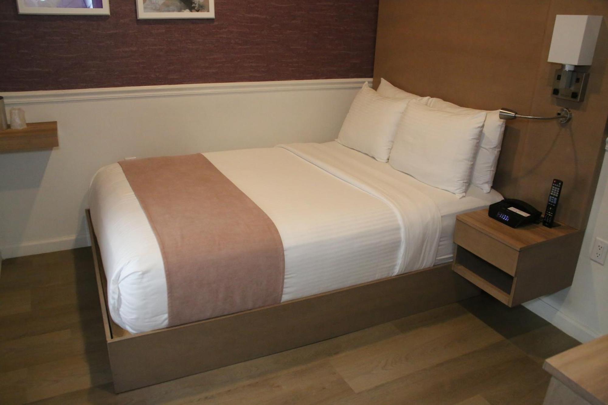 The Mayfair Times Square, Ascend Collection Khách sạn 3*