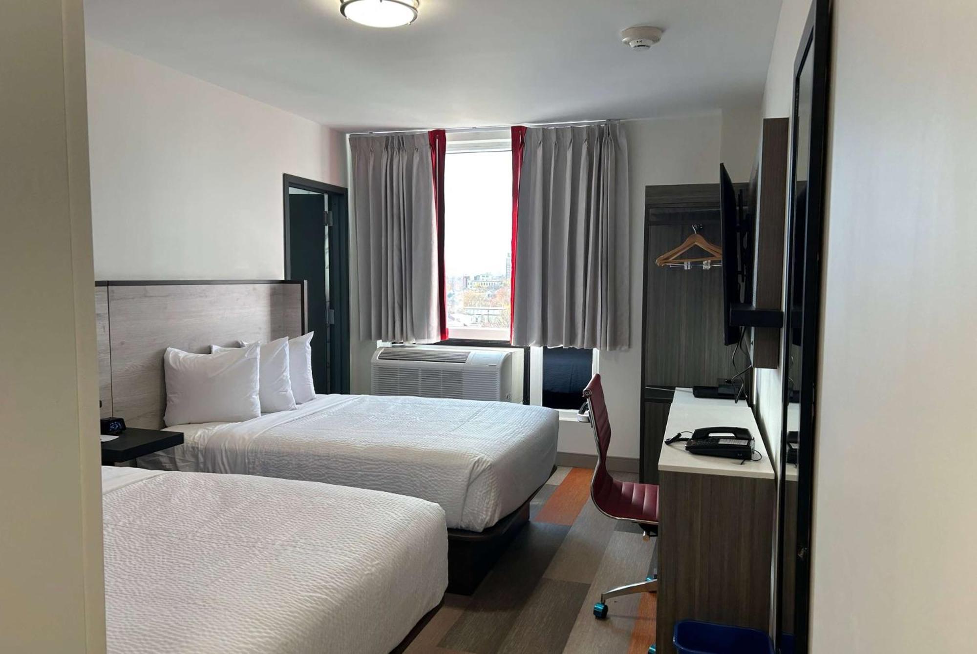Khách sạn Ramada By Wyndham Brooklyn Near Flatbush