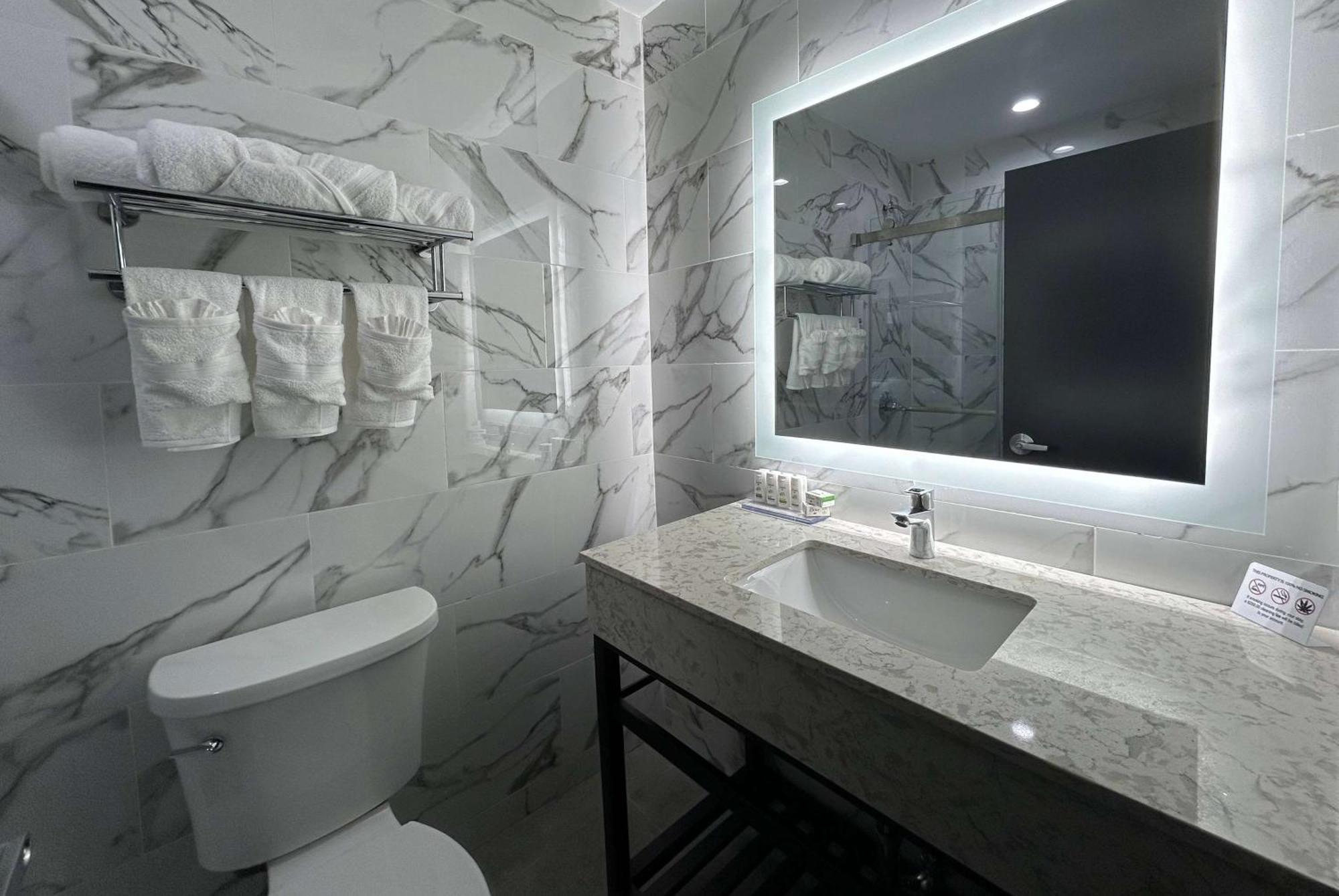 Ramada By Wyndham Brooklyn Near Flatbush Khách sạn
