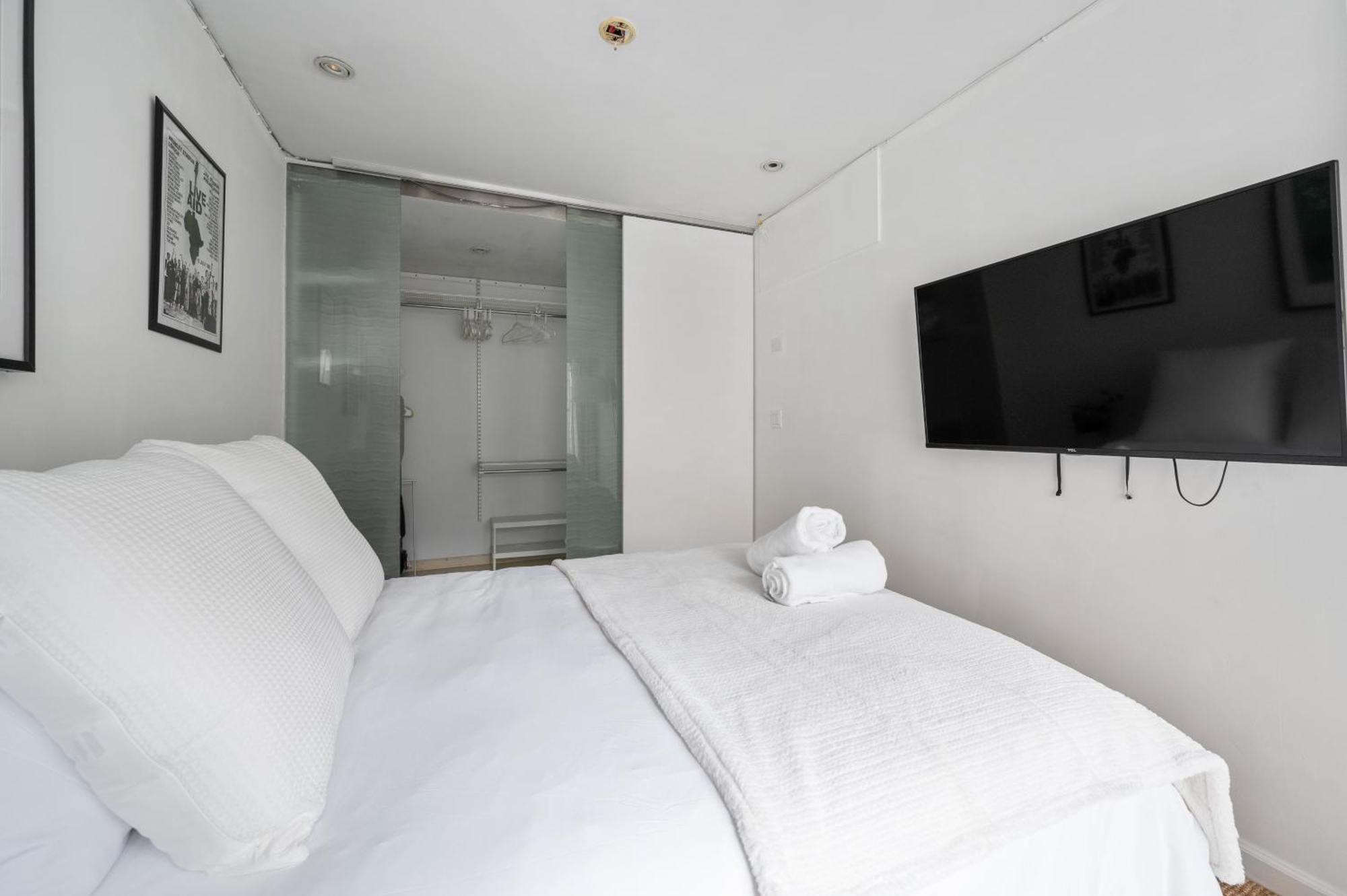 Apartamento Chinatown Essential 2 Bedroom 900 Square Feet