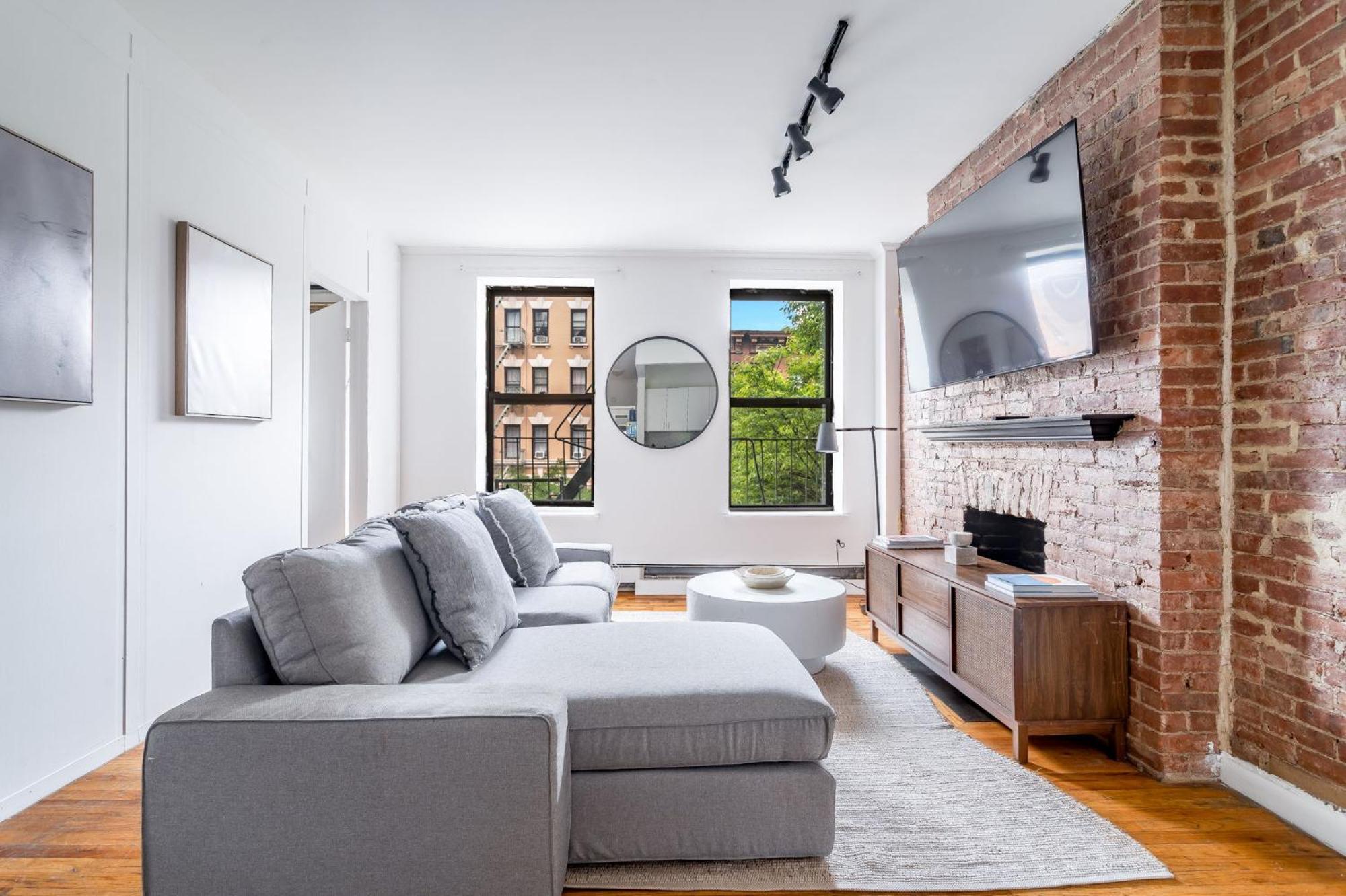 Căn hộ Bright 3br 1ba Retreat In Hells Kitchen Steps From Times Square *