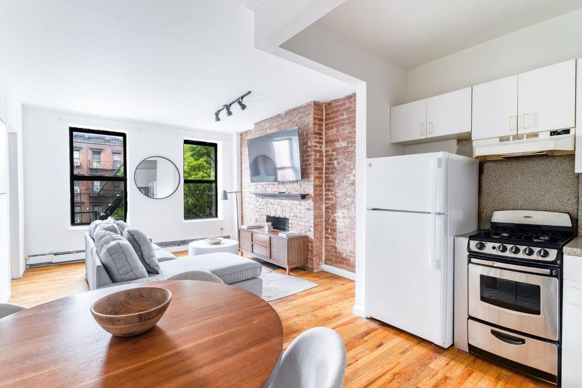 Căn hộ Bright 3br 1ba Retreat In Hells Kitchen Steps From Times Square *