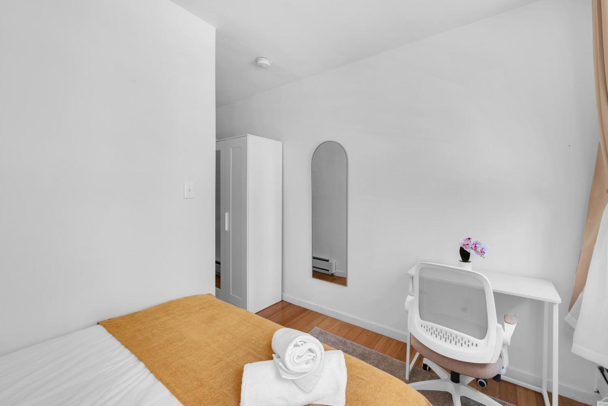 Gorgeous 4 Bedroom 2 Bathroom Nyc Apartment *