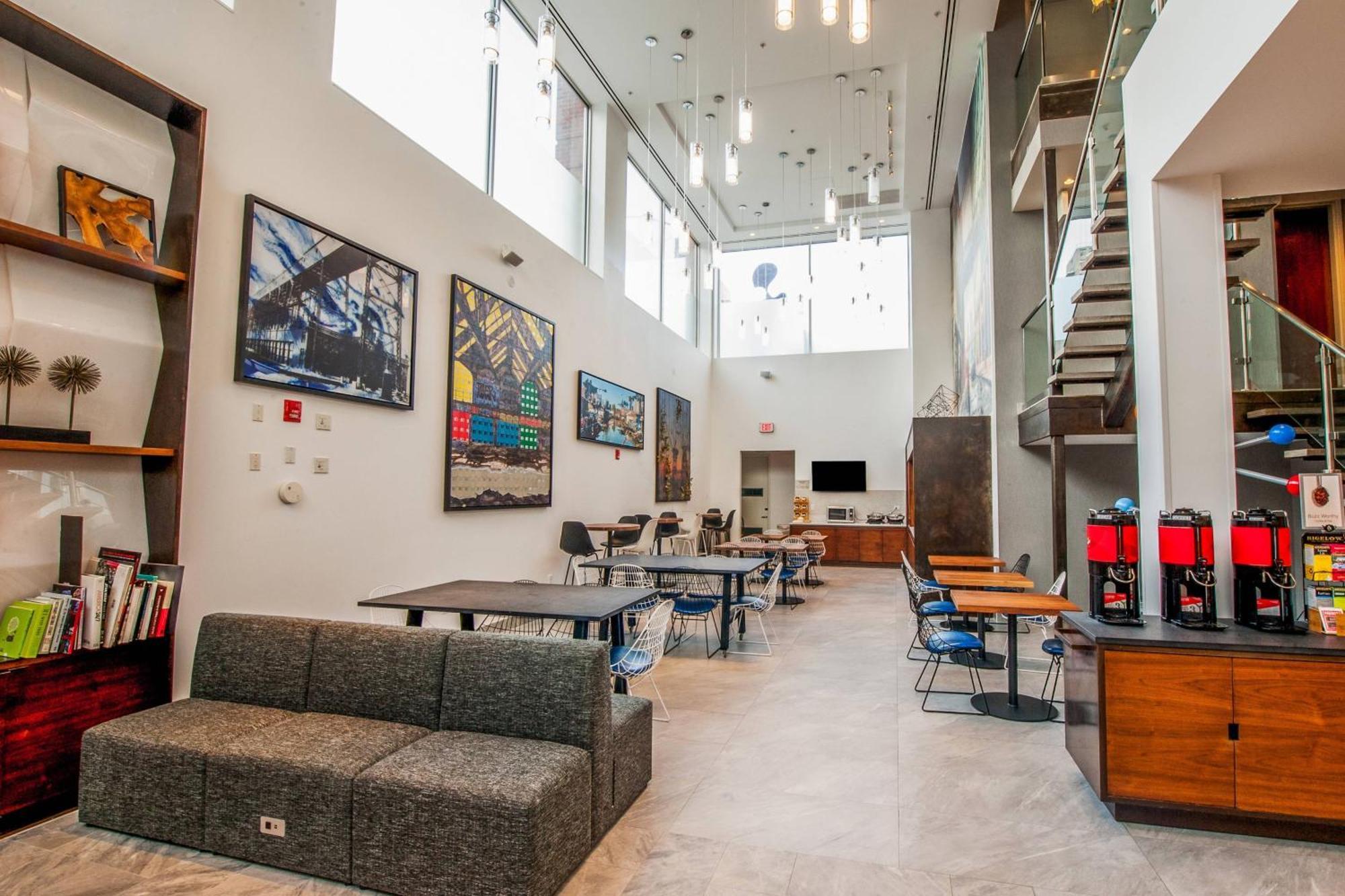 Khách sạn Fairfield & By Marriott Brooklyn 3*