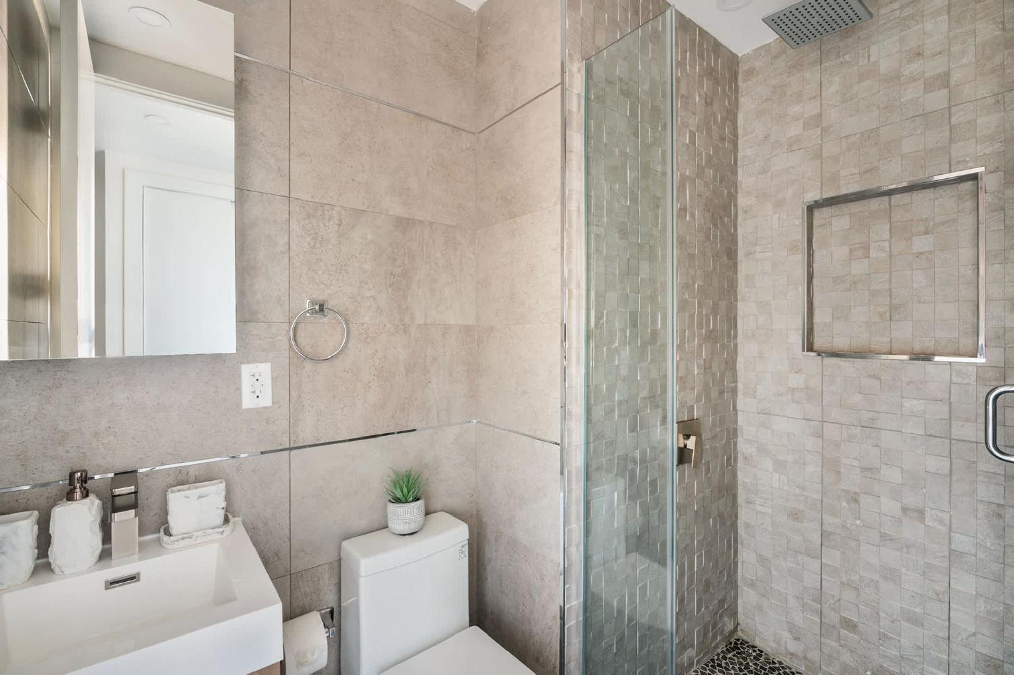 Căn hộ 48-3fe 2br Prime Midtown West *