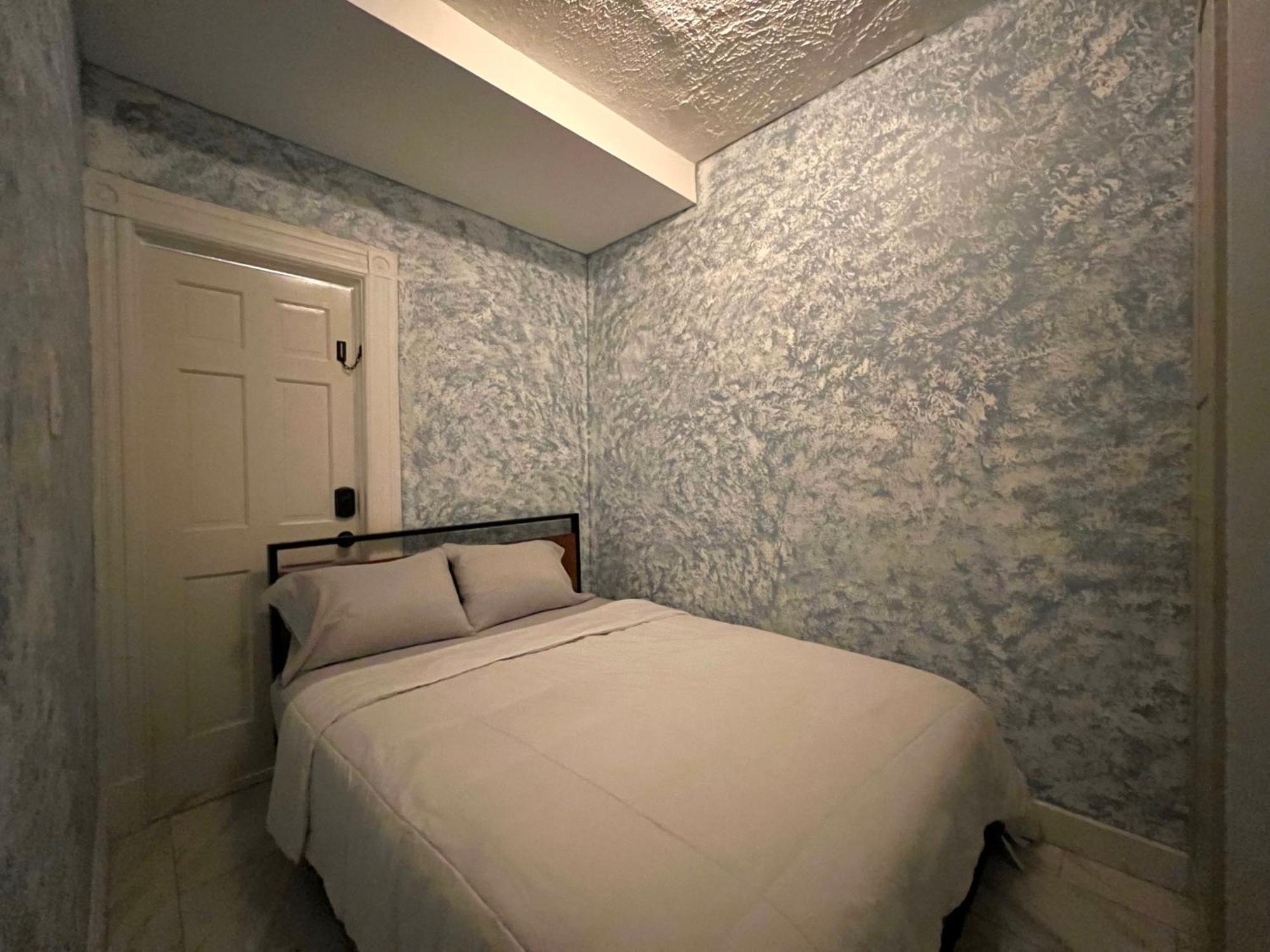 3 Bedrooms In 2nd Floor Modern Brooklyn Home, Close To J Train *