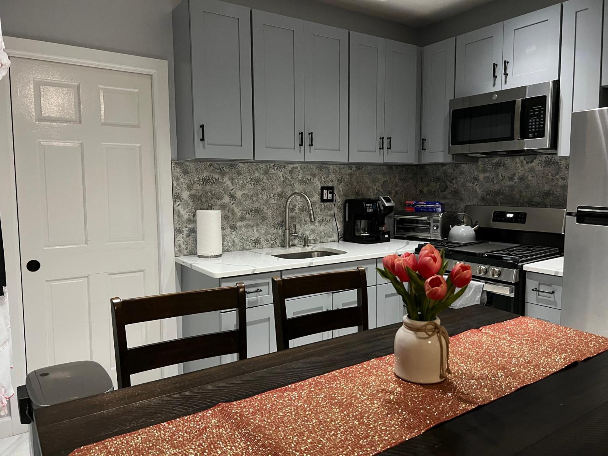 3 Bedrooms In 2nd Floor Modern Brooklyn Home, Close To J Train Nhà khách New York