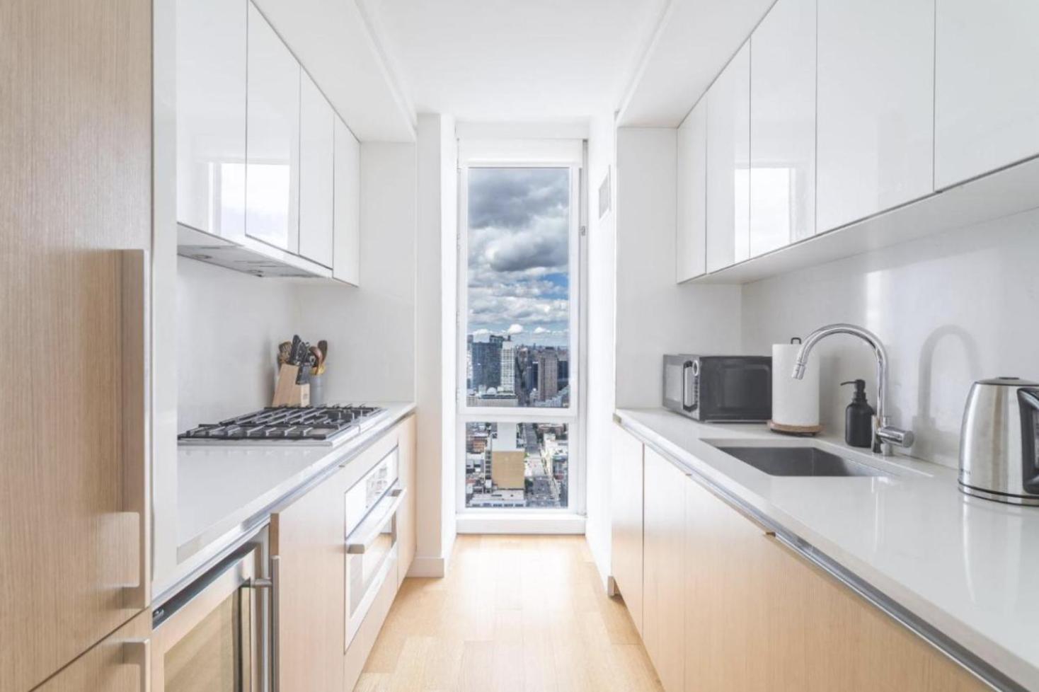 Căn hộ Super Stunning Views With Amazing 2 Beds 1,5 Bath